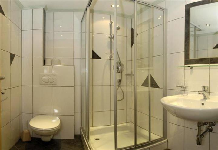 Hotel Kristall B&B Ишгль Экстерьер фото