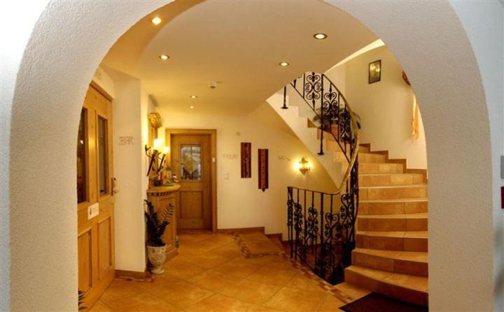 Hotel Kristall B&B Ишгль Экстерьер фото