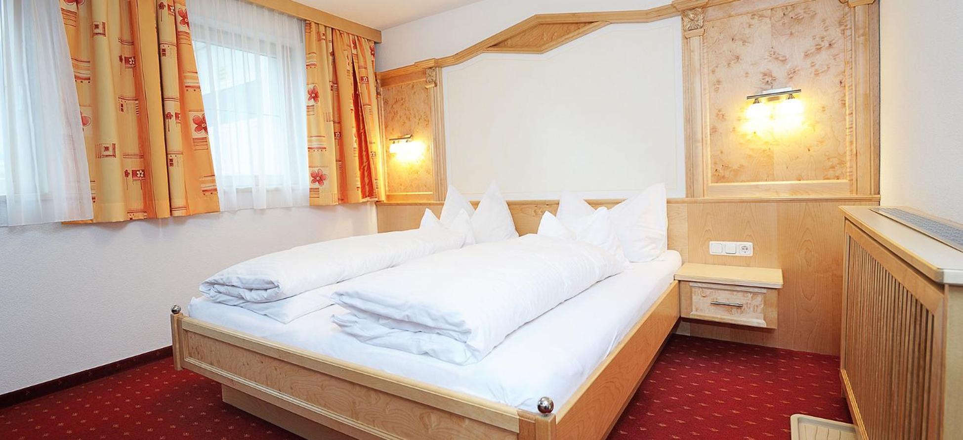 Hotel Kristall B&B Ишгль Экстерьер фото